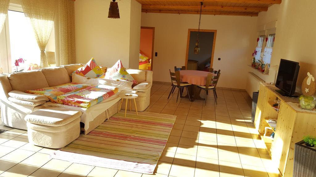 Ferienwohnung Weingut Leis エーストリッヒ・ヴィンケル 部屋 写真